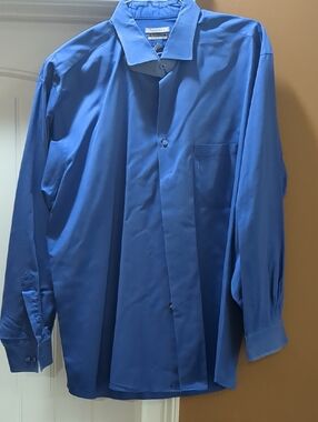 Van Heusen Men's Royal Blue Long-Sleeve Dress Shirt